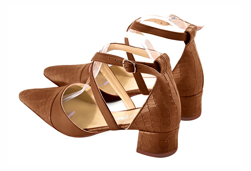 Caramel brown women's open side shoes, with crossed straps. Tapered toe. Low flare heels. Rear view - Florence KOOIJMAN